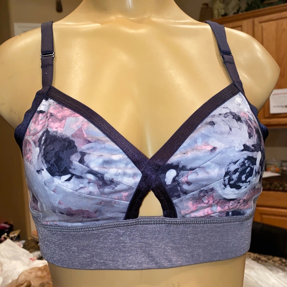 Lululemon sport bra Sz 8